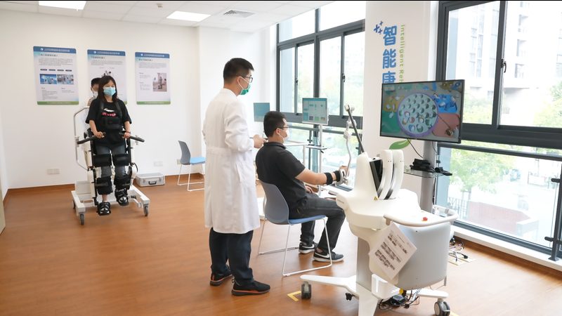 陪护加盟代理的价格主要由以下几个部分构成：